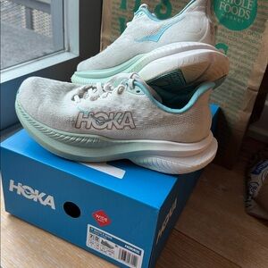 Hoka Women's Mach 6 Running Shoes Size 7 Wide